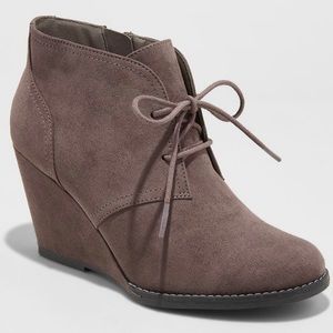 NWT! Universal Thread Microsuede Boots, Gray, 9!
